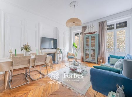 Charming renovated T3 of 74 m2 in the heart of the 7th arrondissement with balcony - 4875LY