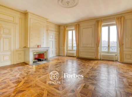 Apartment of 153.90 m² Place Maréchal Lyautey - 4857LY