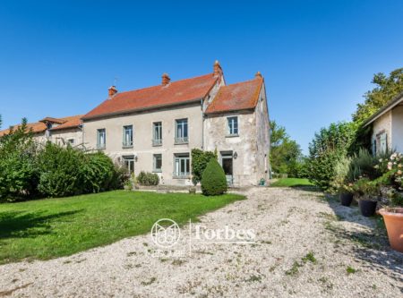 EXCLUSIVITE AISNE – FERME AVEC MAISON, DEPENDANCES ET JARDIN 8000M² - 80591PI