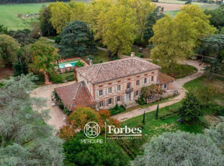 South of France, 19th century mansion with many outbuildings - 8706TS