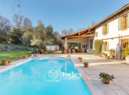 VAST PROPERTY ON THE OUTSKIRTS OF TOULOUSE - 8928TS