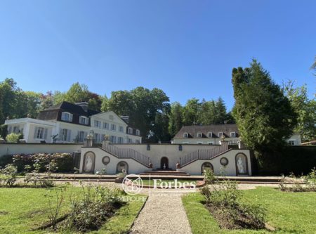 East of France – late 18th century chateau set on 13.5 hectares of parklands - 1730EL