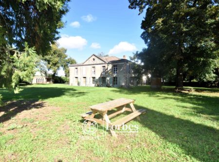 BEAUTIFUL 19TH-C MANOR HOUSE IN WOODED PARK - 9094TS