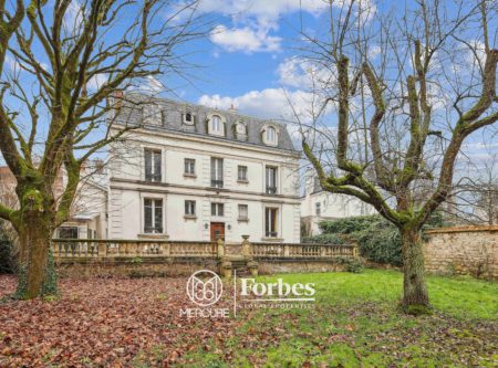 BOURG LA REINE – AUTHENTIQUE MAISON BOURGEOISE 300 M² AVEC JARDIN DE 700 M² - 653VPA