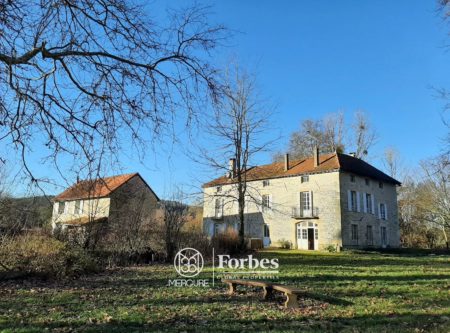 CHARMING OLD MILL IN BURGUNDY STONE - 21122MHL