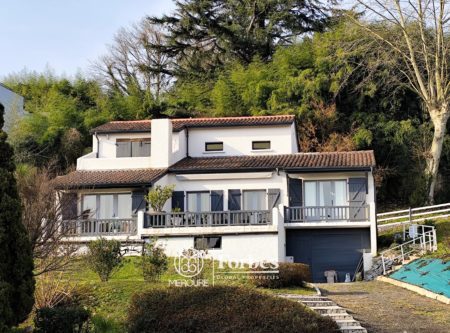 CONFORTABLE CONTEMPORARY VILLA – PAU TRESPOEY AREA - 901038bx